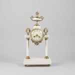 1173 1511 TABLE CLOCK